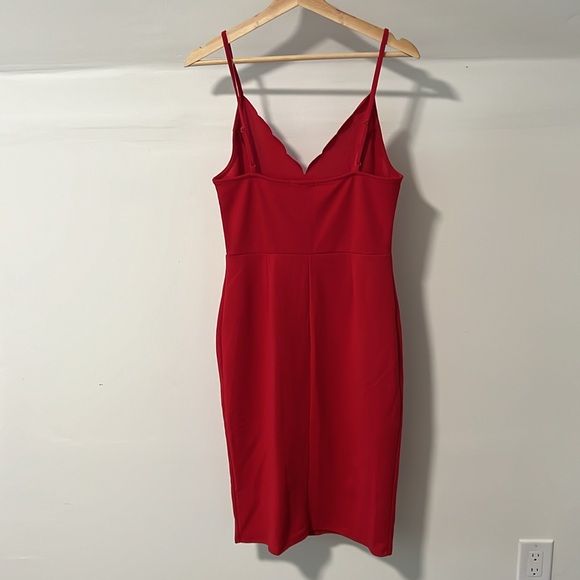 Socialite red dress - Picture 2 of 7